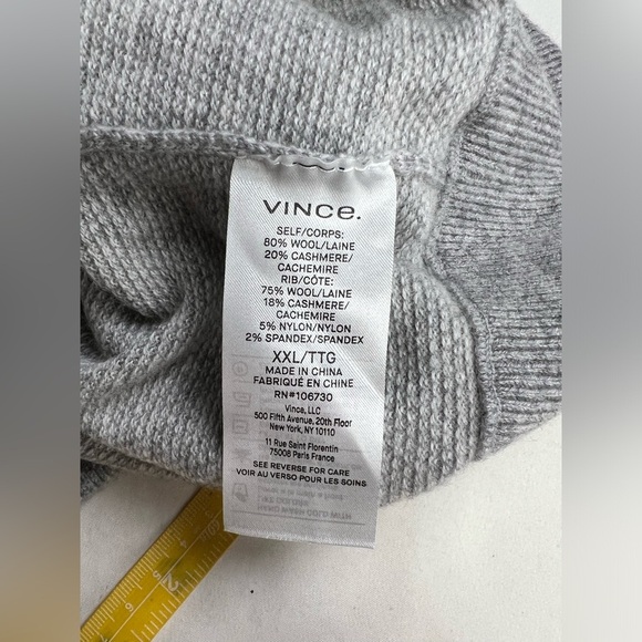 VINCE Men’s light gray wool Cashmere blend crew neck sweater size XXL. - Picture 10 of 13
